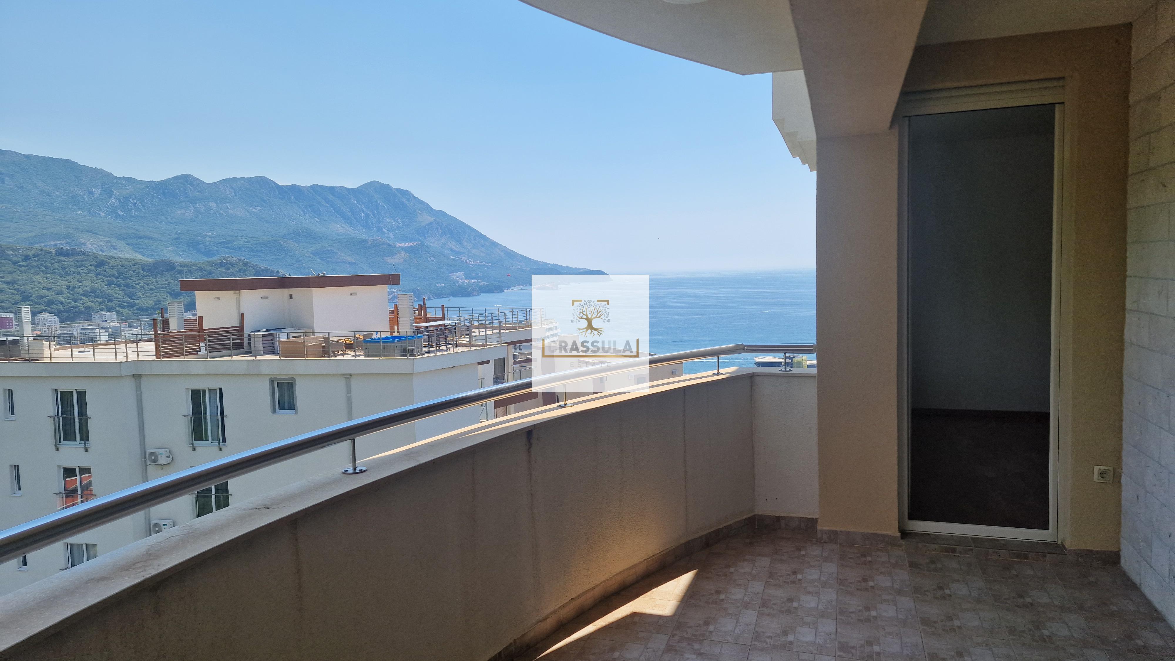 Premium One-Bedroom Apartment with Pool, Bečići