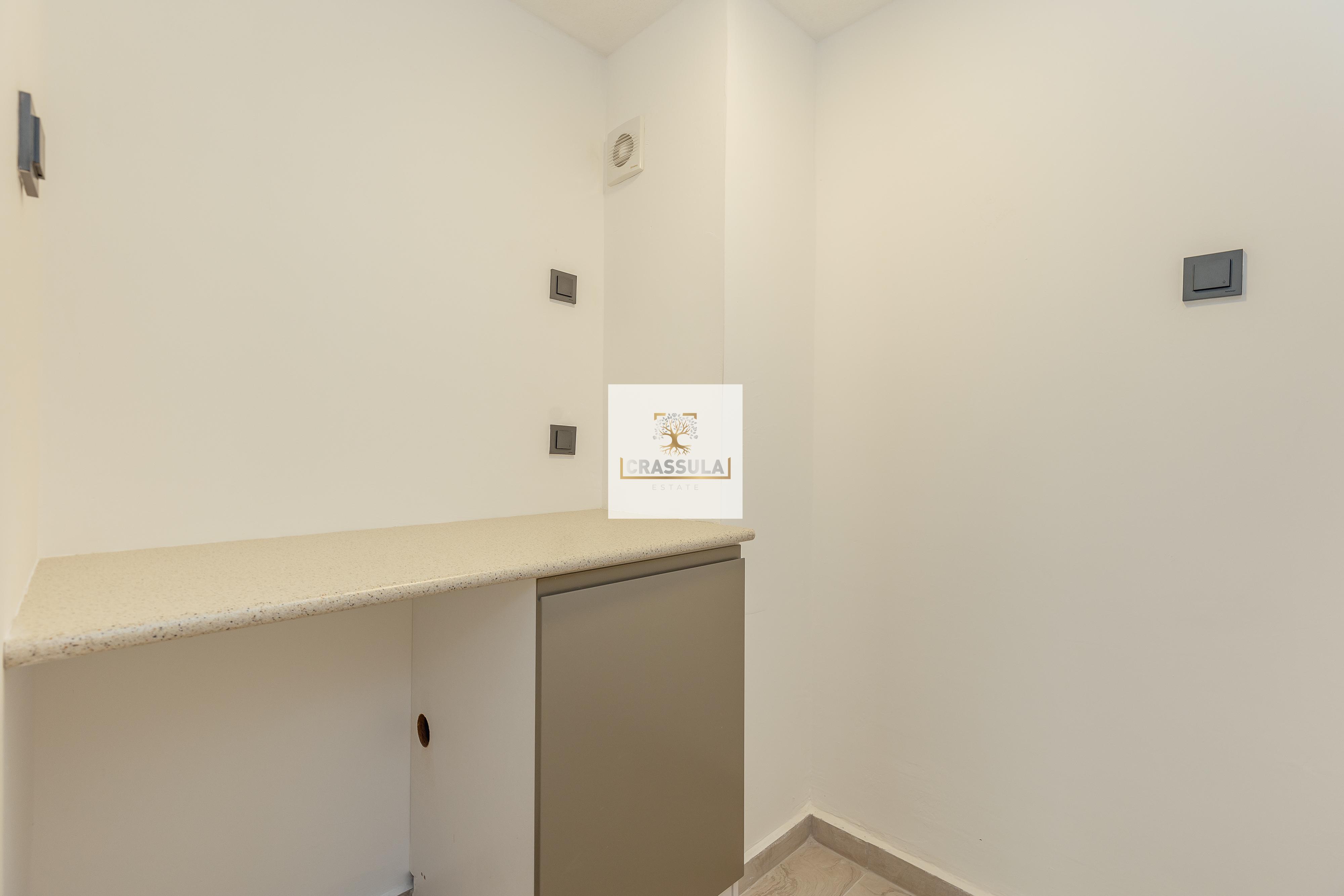 Three-bedroom apartment with two terraces and sea view in Herceg Novi