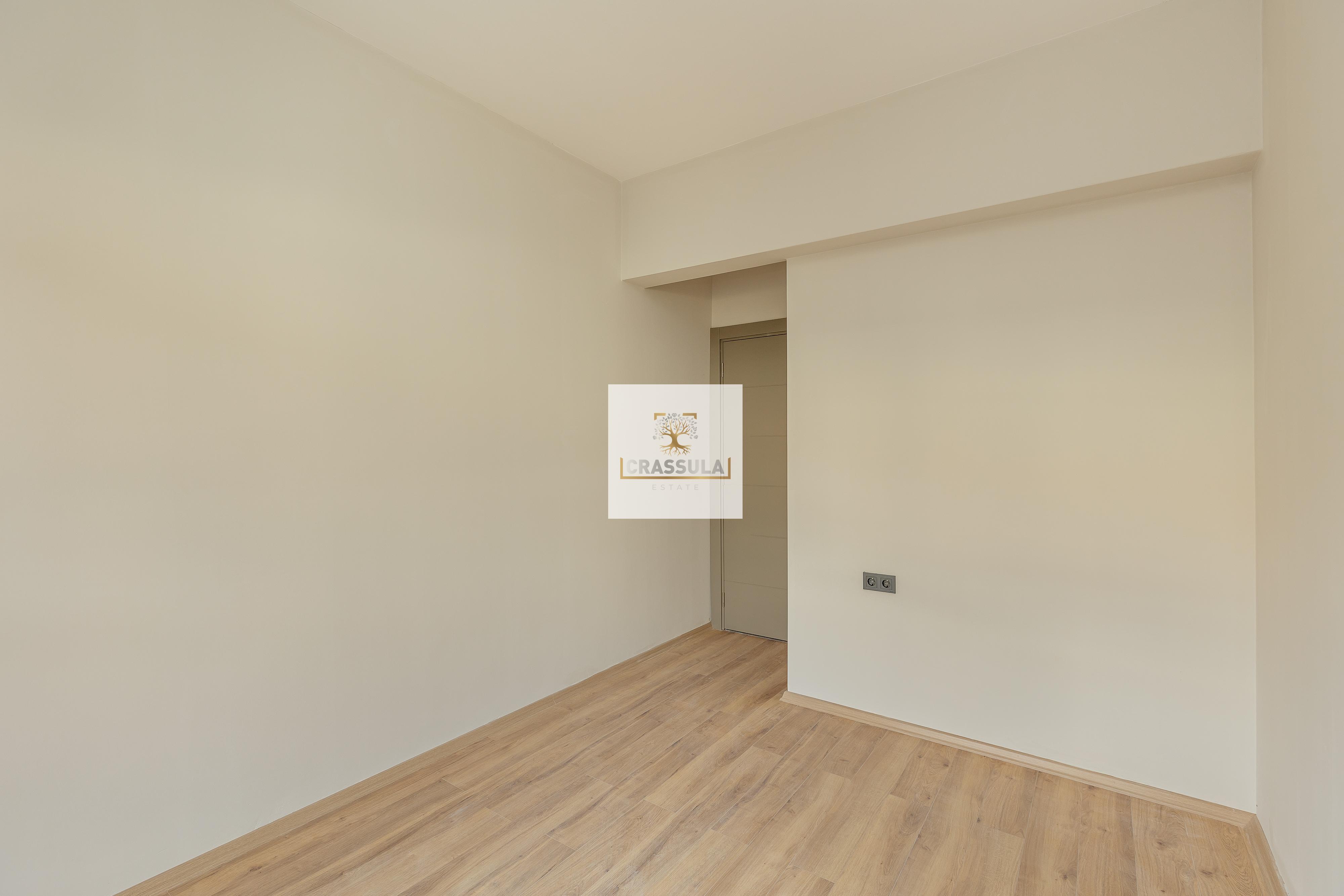 Three-bedroom apartment with two terraces and sea view in Herceg Novi