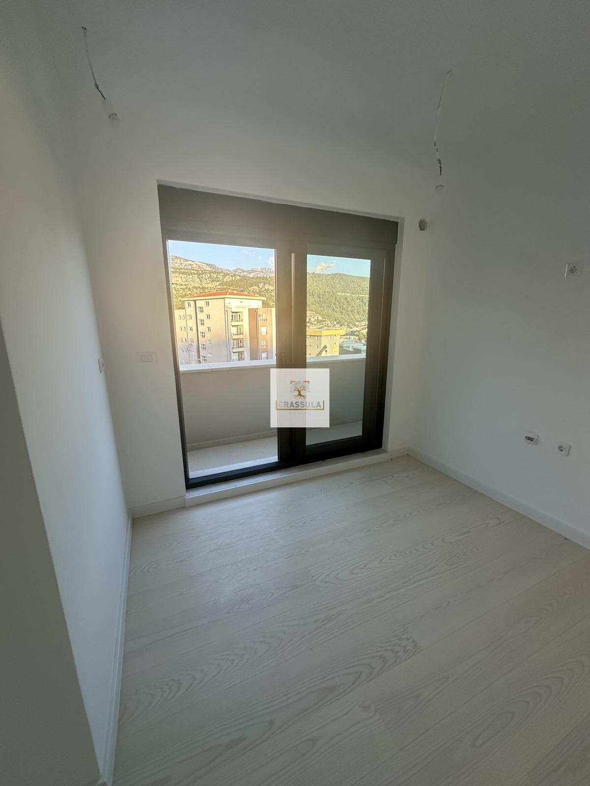 Luxurious and Spacious 3-Bedroom Apartment in Dubovica, Budva