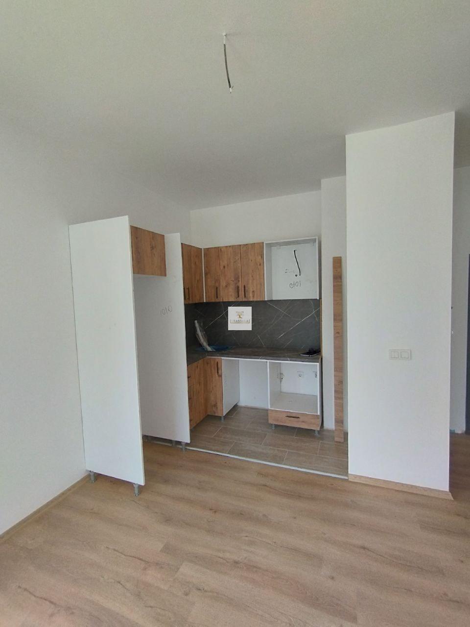 Havuzlu inşaat halindeki daire, Dobre Vode, Bar