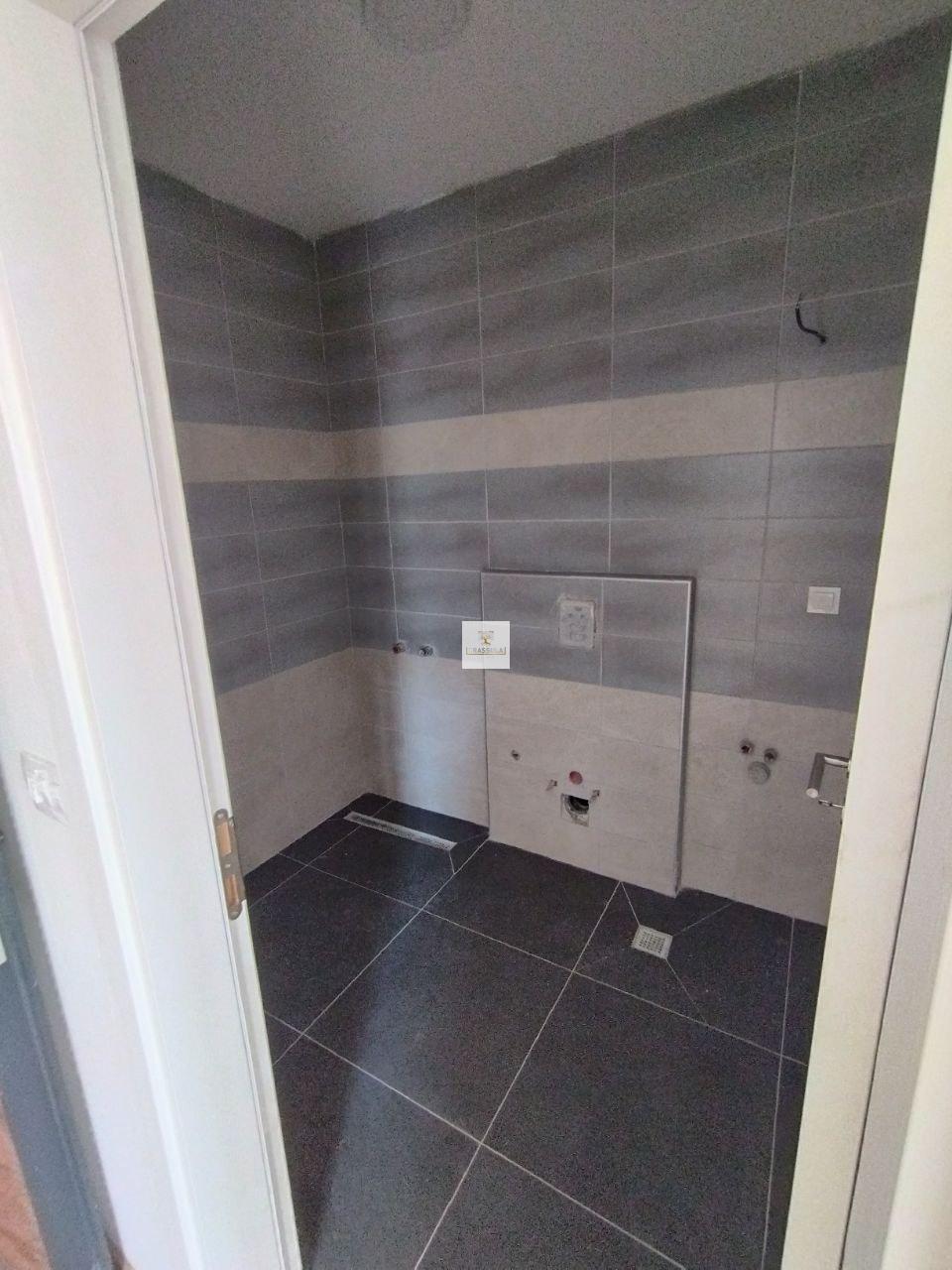 Havuzlu inşaat halindeki daire, Dobre Vode, Bar