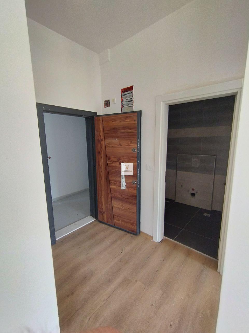 Havuzlu inşaat halindeki daire, Dobre Vode, Bar