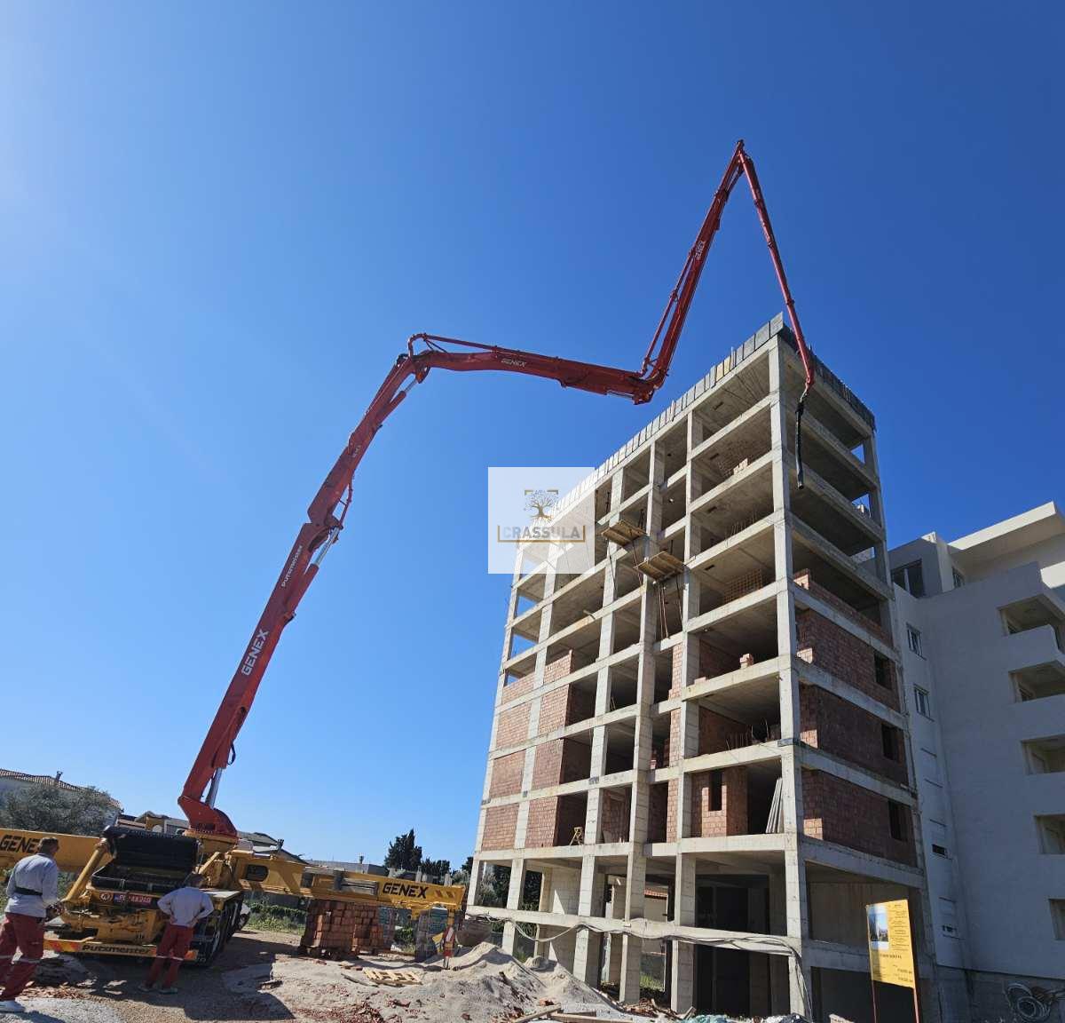 Bar’ın cazip bir bölgesinde yeni inşa edilmiş daire